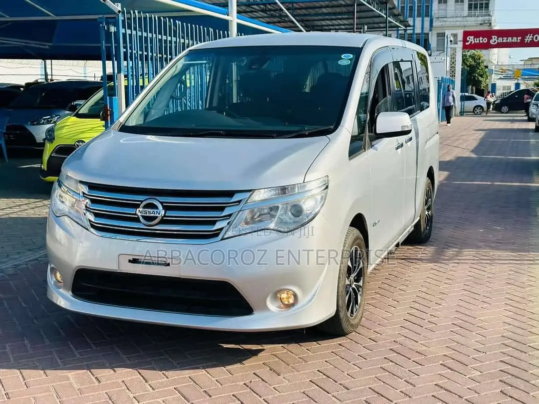 Nissan Serena 2016 Silver