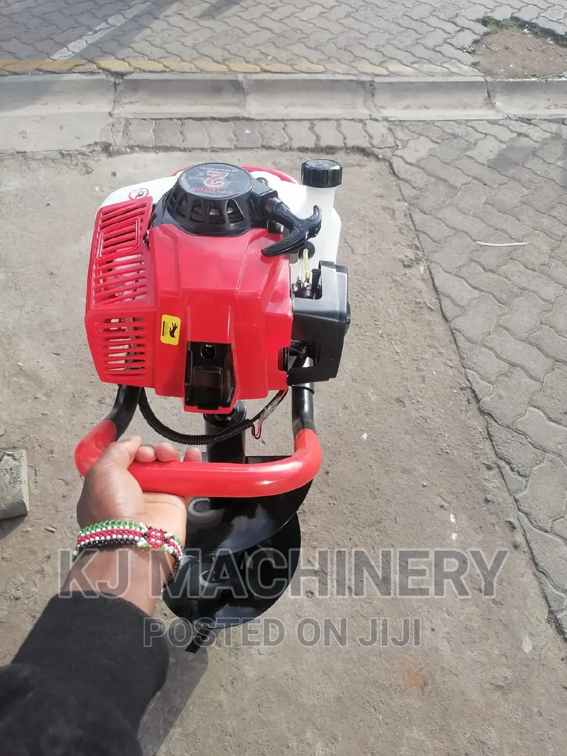 Gasoline Powered Earth Auger-Quality Assured Machineries