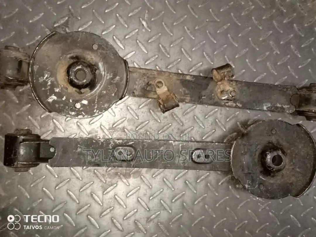Rear Arms Toyota Rush