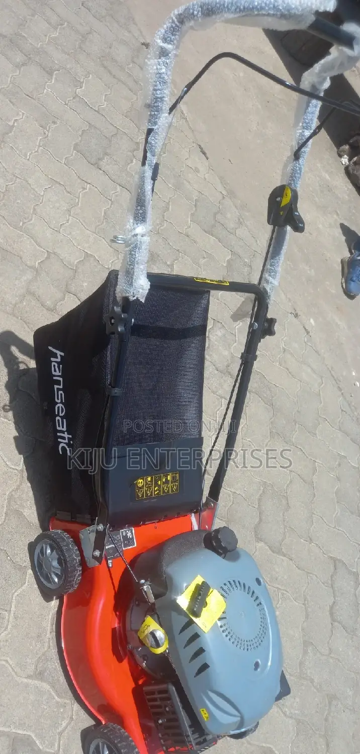 Lawn, Lawnmower Machines