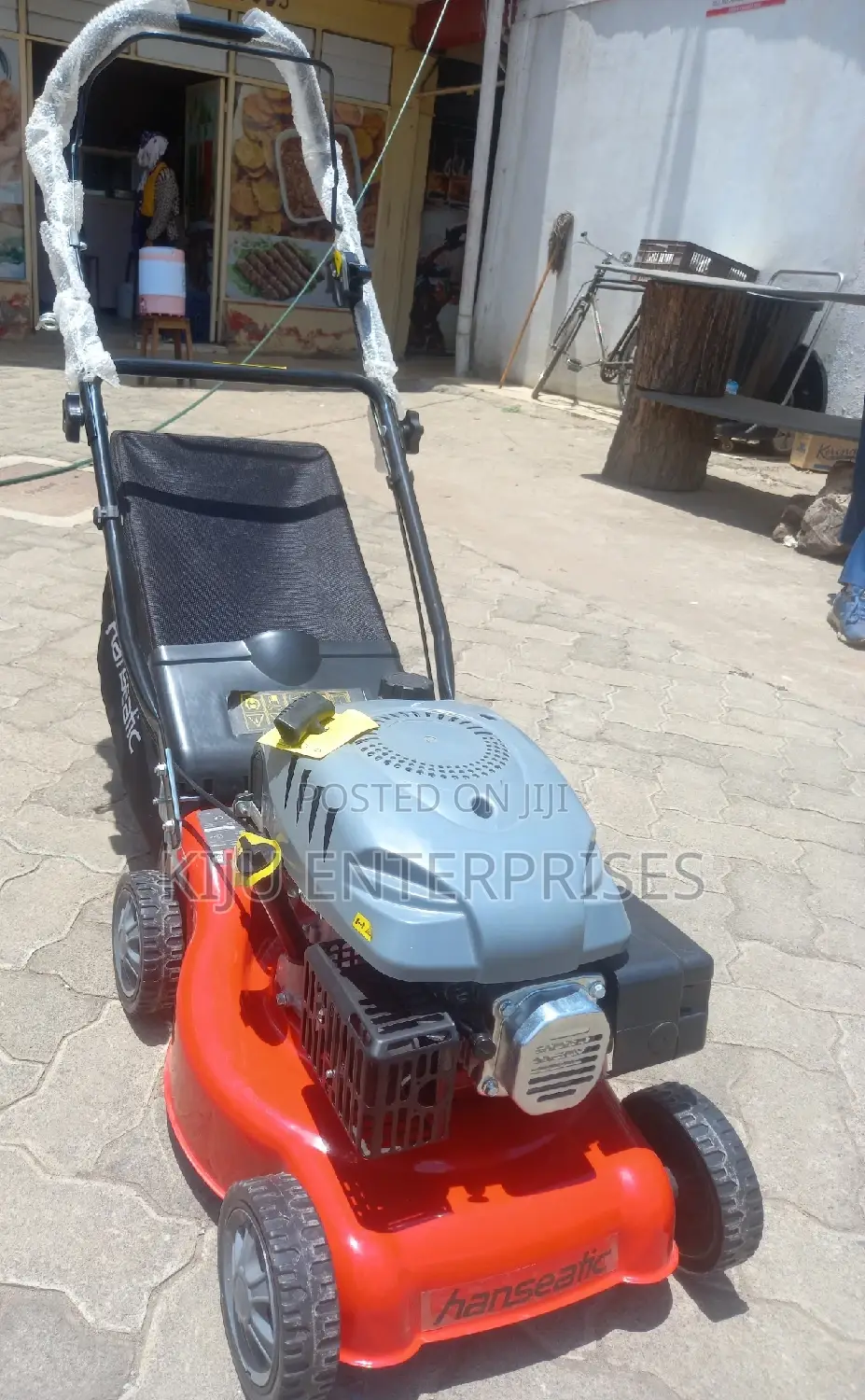 Lawn, Lawnmower Machines
