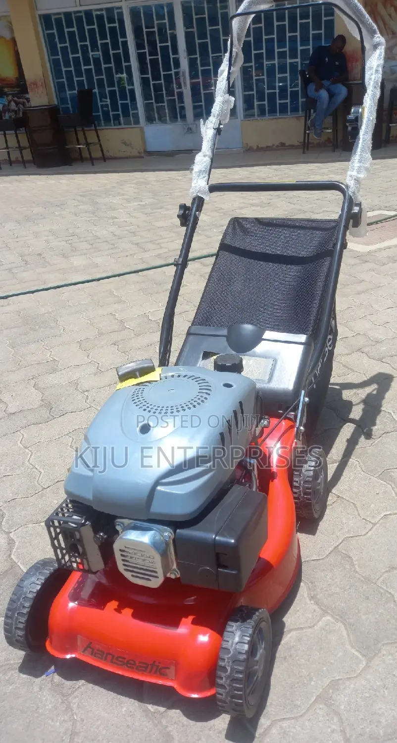 Lawn, Lawnmower Machines