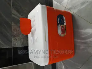 61-Litre Cooler Box/Camping Cooler Box