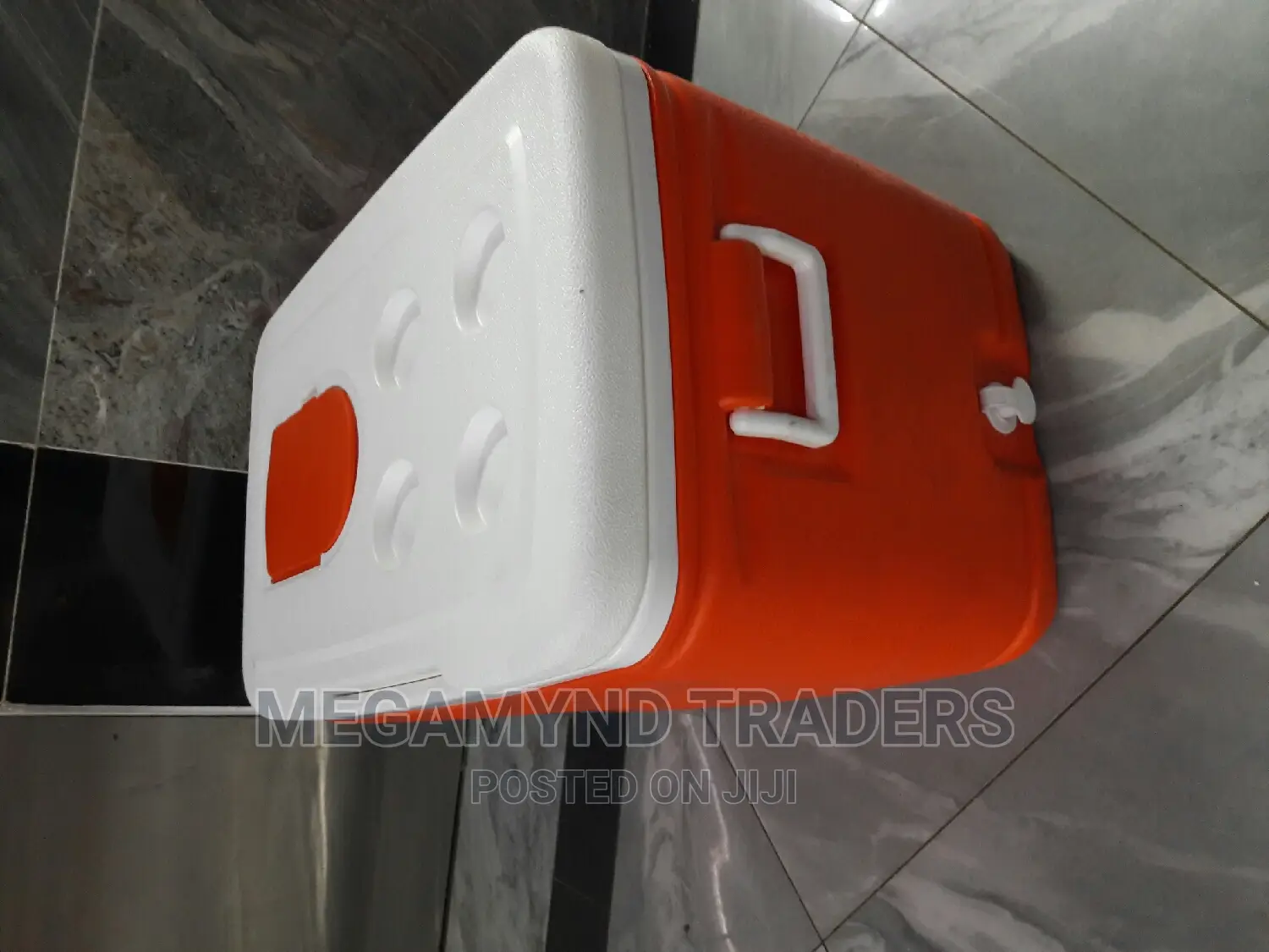 61-Litre Cooler Box/Camping Cooler Box
