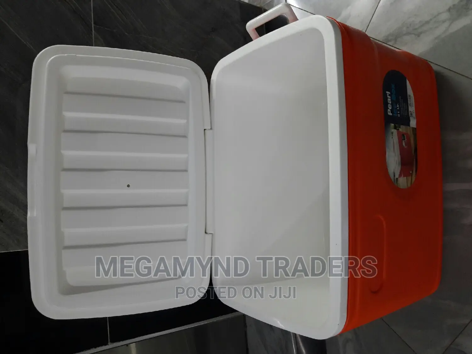 61-Litre Cooler Box/Camping Cooler Box