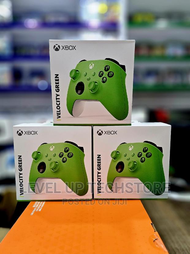 Xbox Series X|S Wireless Controller [Velocity Green] - New - main view