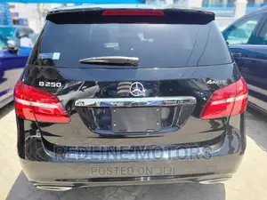 Mercedes-Benz B-Class 2016 Black