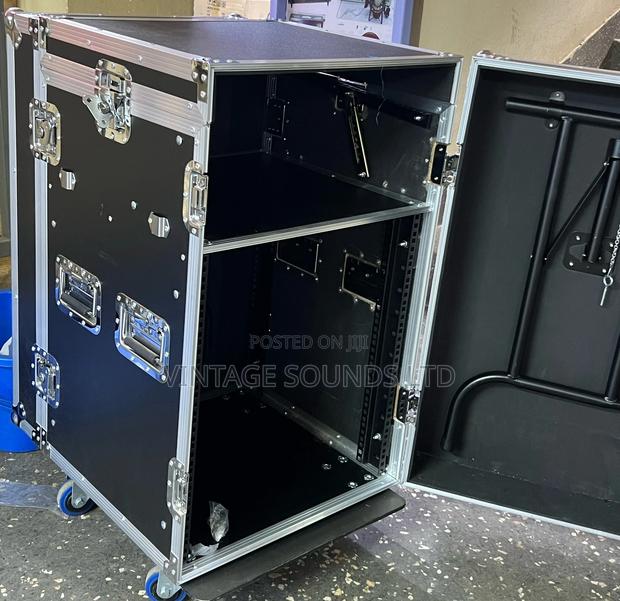 MIXER Amplifier Mounting Rack 12 Units (3door)