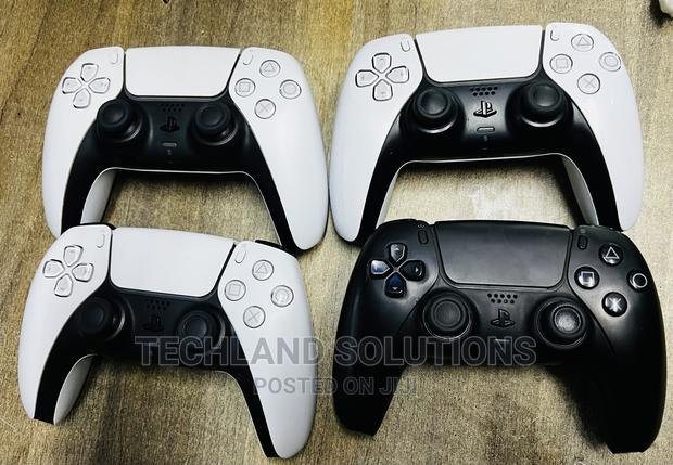 Used PS5 Pads - main view
