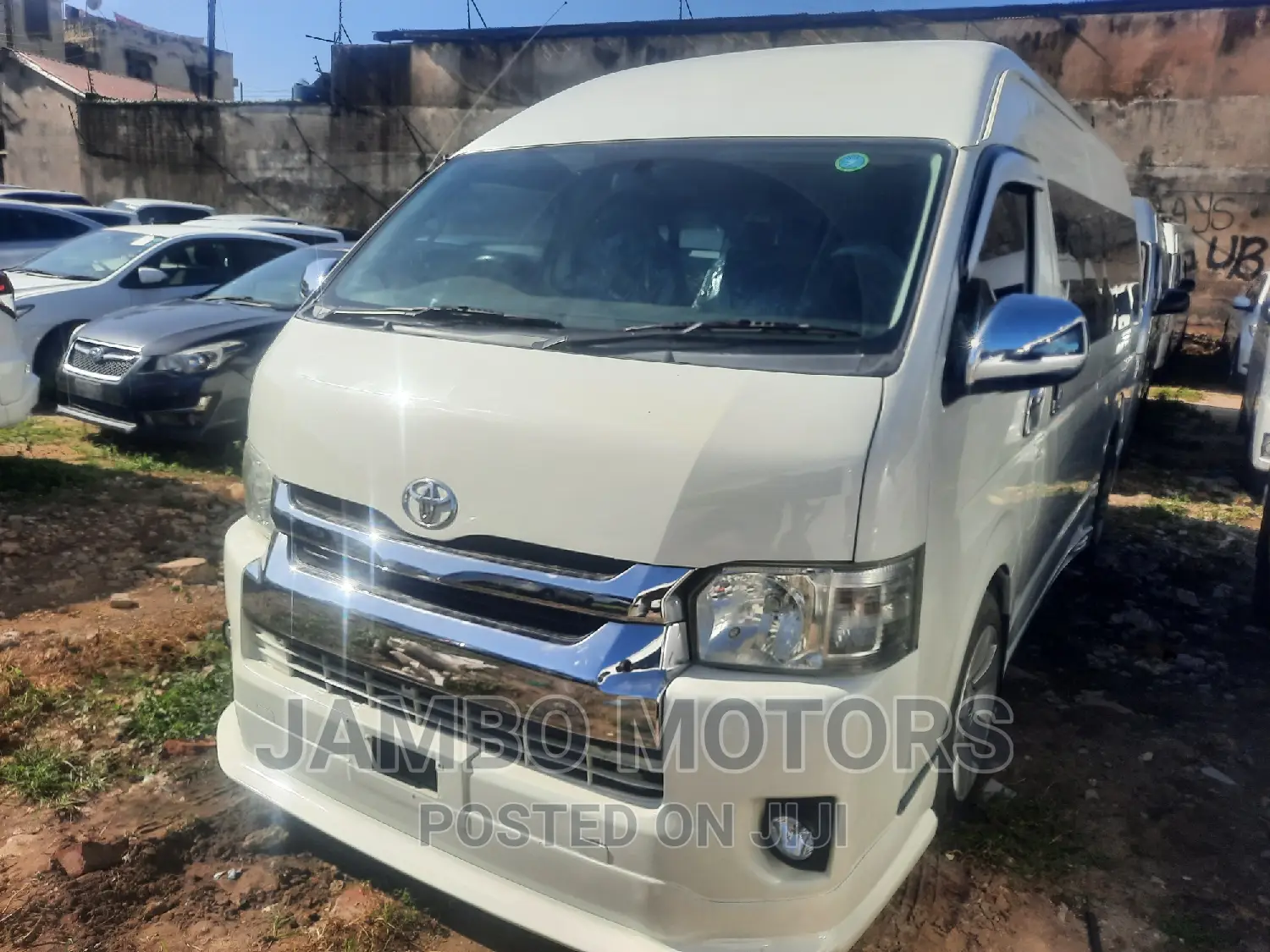 Toyota HiAce 2016 White