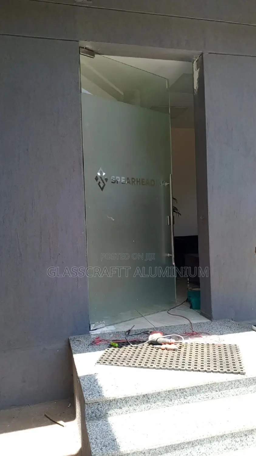 Self Stand Framless Door