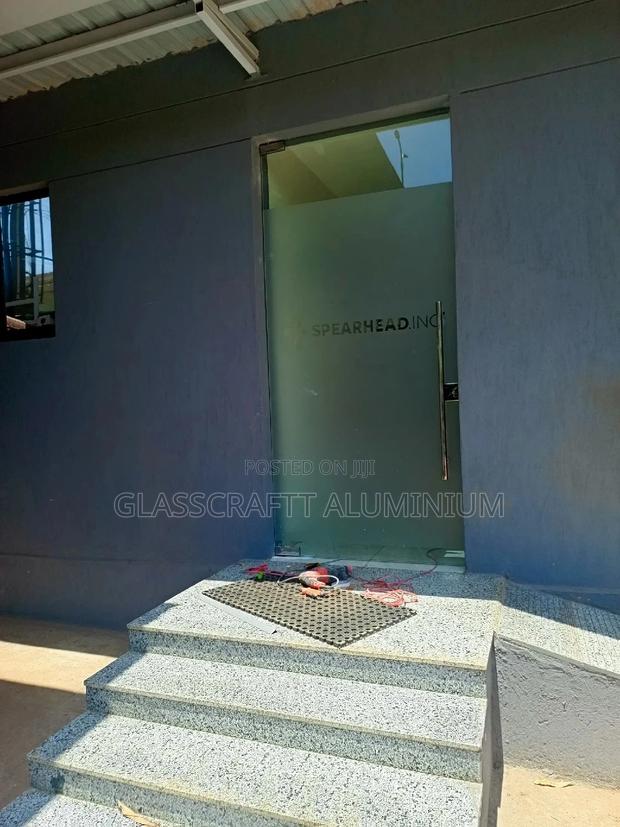 Self Stand Framless Door - thumbnail 9