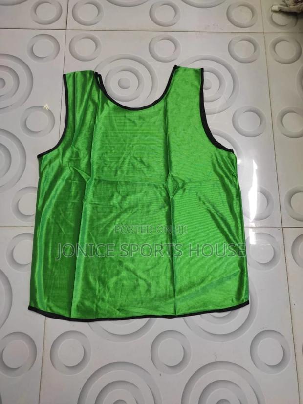 Open/Closed Football Training Bibs - thumbnail 2