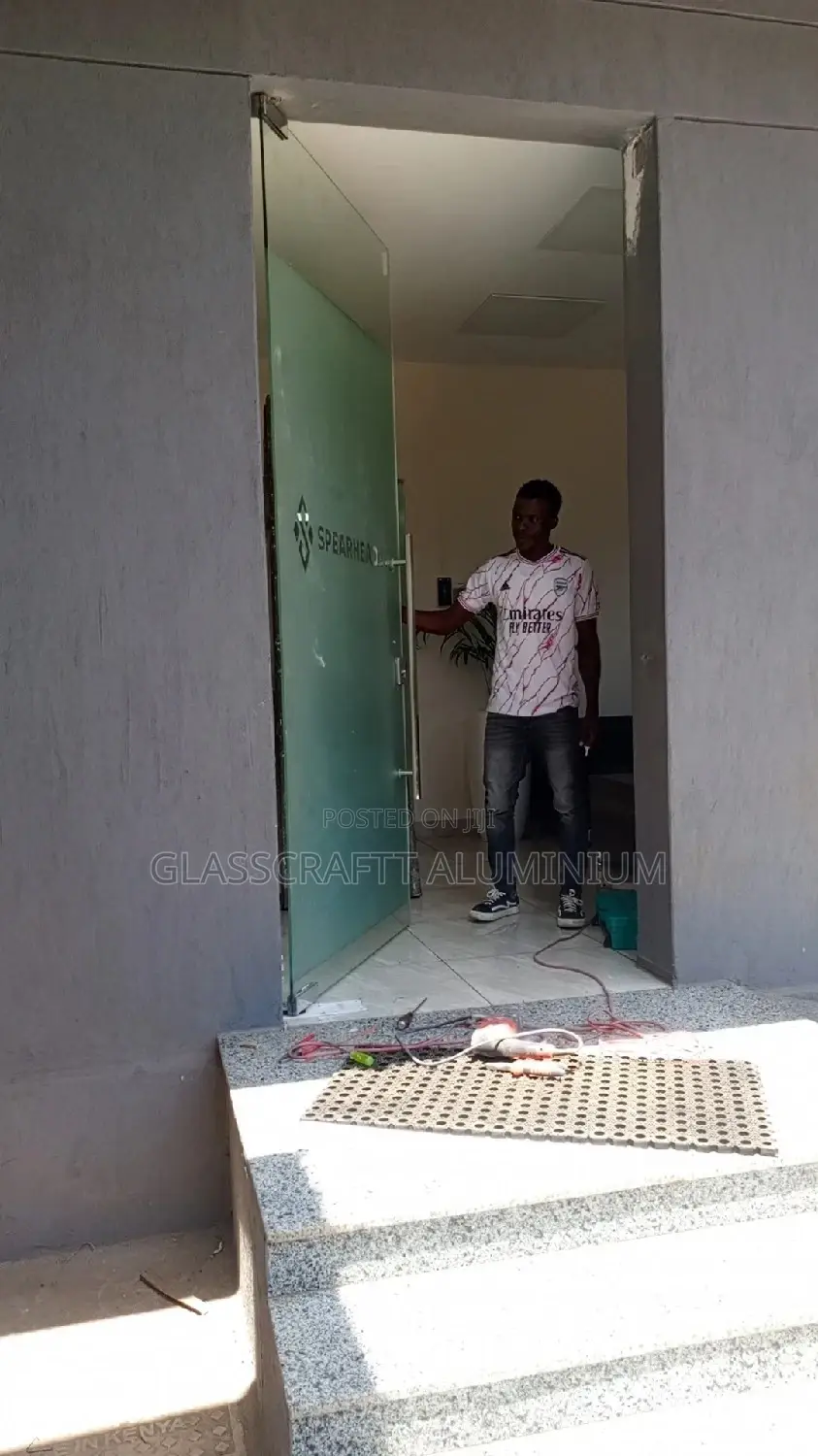 Self Stand Framless Door