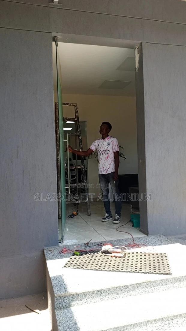 Self Stand Framless Door - thumbnail 7