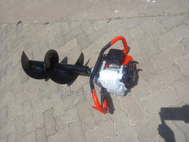 Earth Auger, Machine Available - main view
