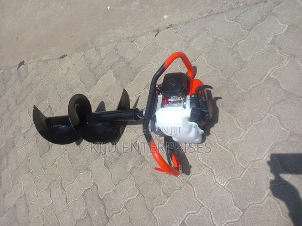 Earth Auger, Machine Available - thumbnail 2