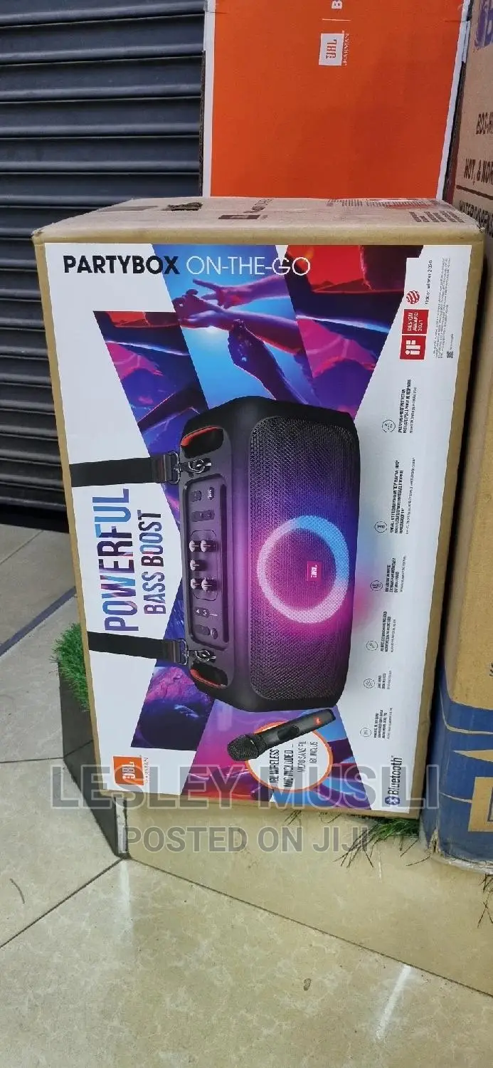 JBL Partybox on the Go With Microphone