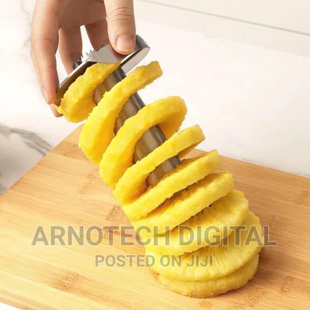 Stainless Steel Pineapple Corer / Slicer - thumbnail 2