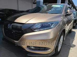 Honda Vezel 2016 Gold