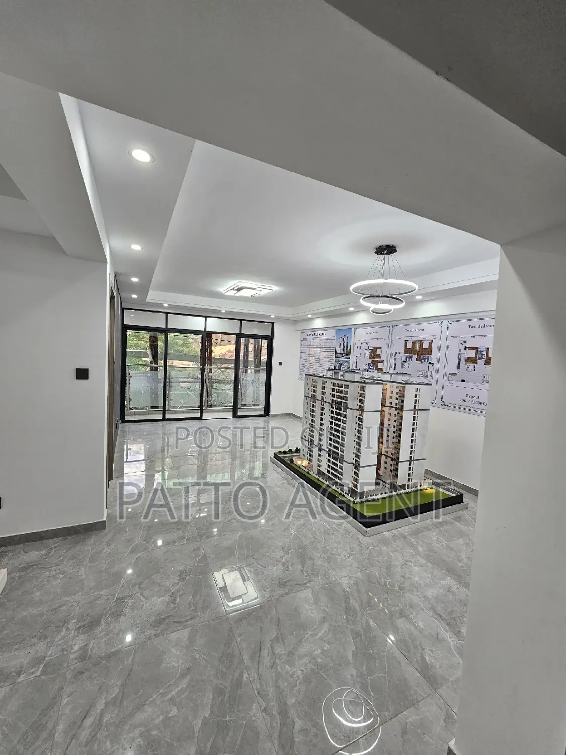 3bdrm Apartment in Valley Arcade, Lavington for sale