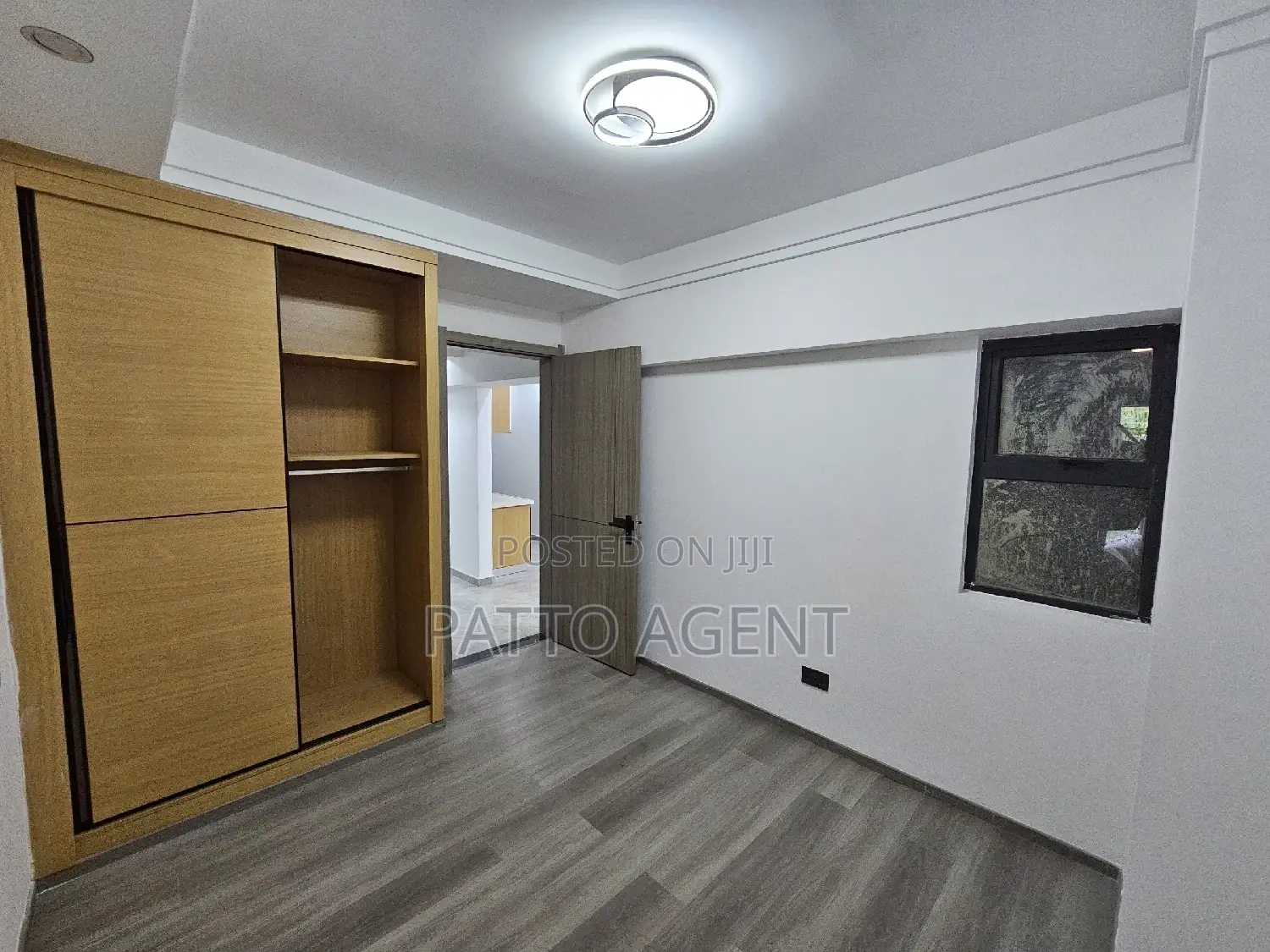 3bdrm Apartment in Valley Arcade, Lavington for sale