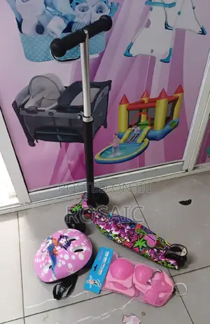 Scooter,Helmet and Guards at 4400
