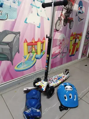 Scooter,Helmet and Guards at 4400