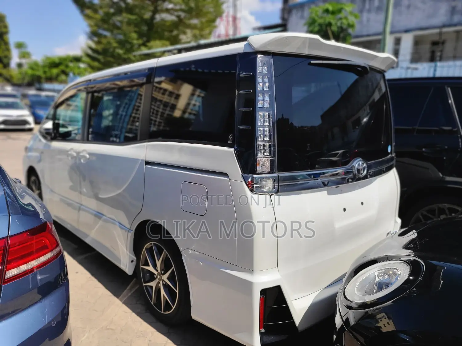 Toyota Voxy 2017 White