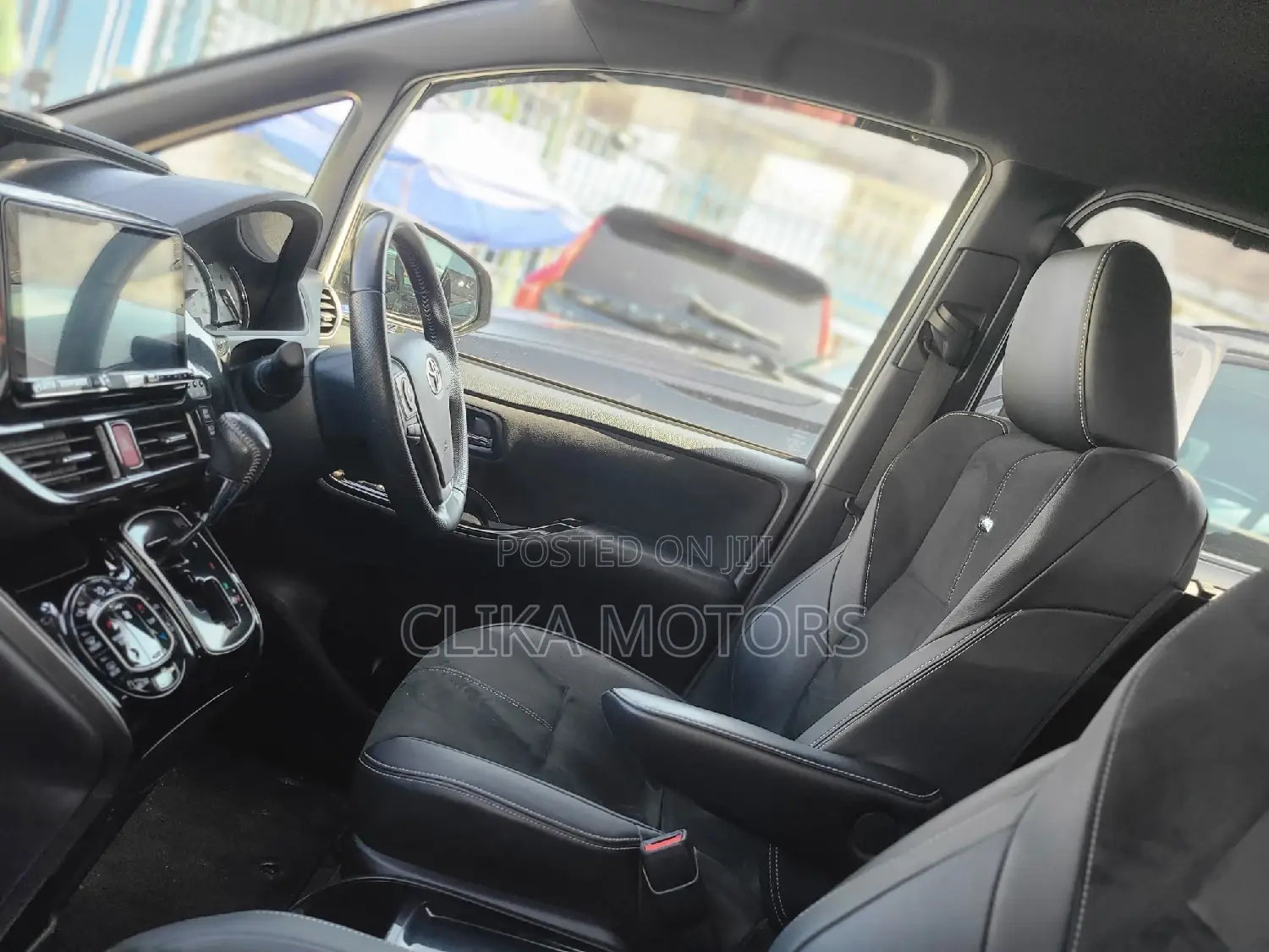 Toyota Voxy 2017 White