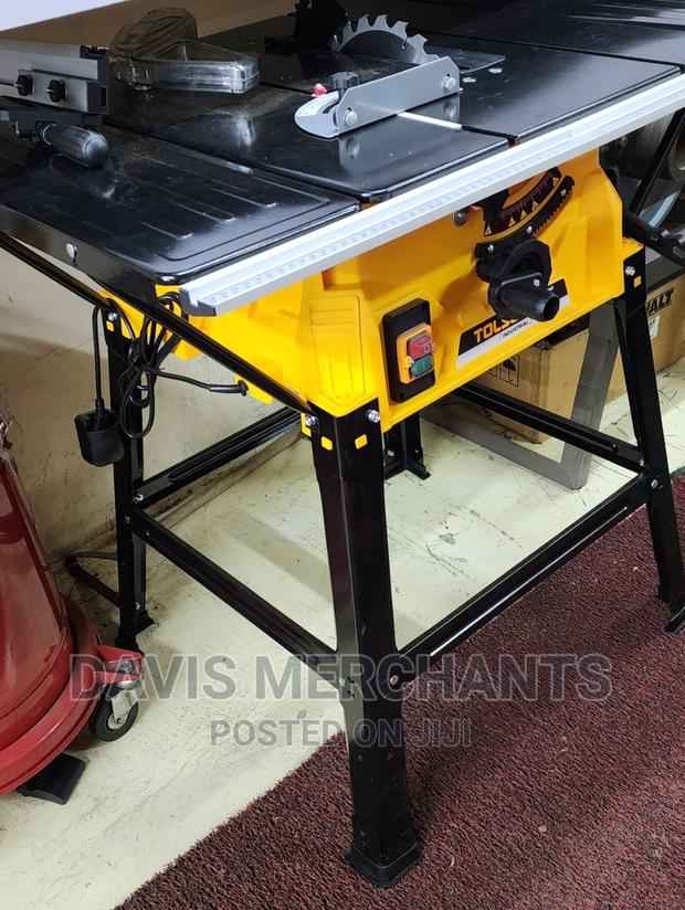 Tolsen Table Saw Fitted With Cutting Blade And Accessories - main view