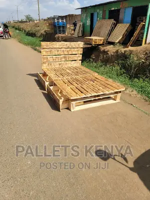 Pallet Bed- Blazed 4*6 Bed With Drawers. (T;B)