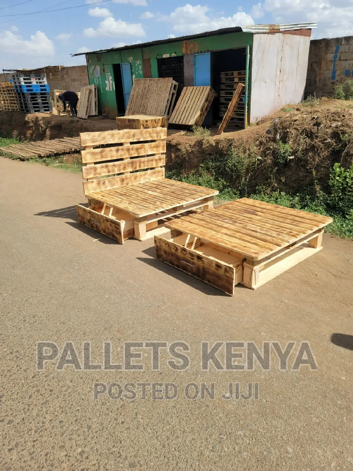 Pallet Bed- Blazed 4*6bed With Drawers. (B#Z)
