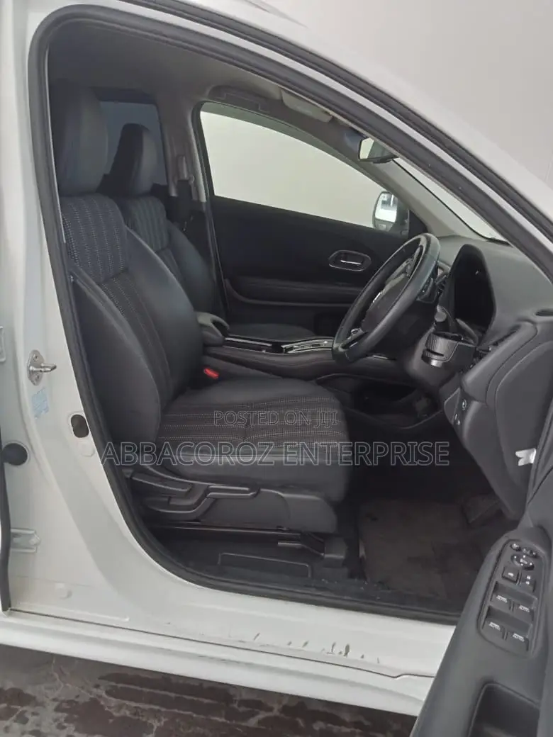 Honda Vezel 2016 White