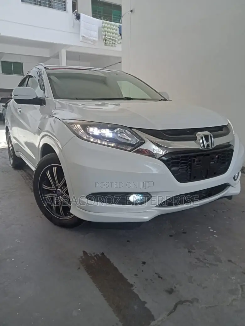 Honda Vezel 2016 White