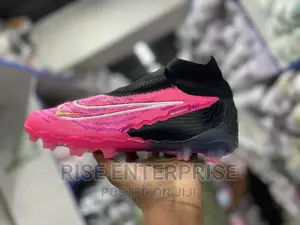 Phantom Football Boot