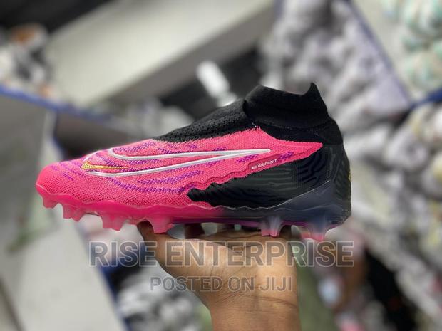 Phantom Football Boot - main view