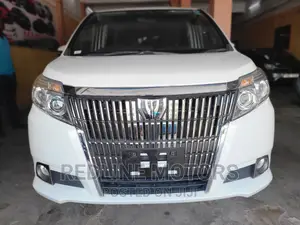 Toyota Esquire 2016 White
