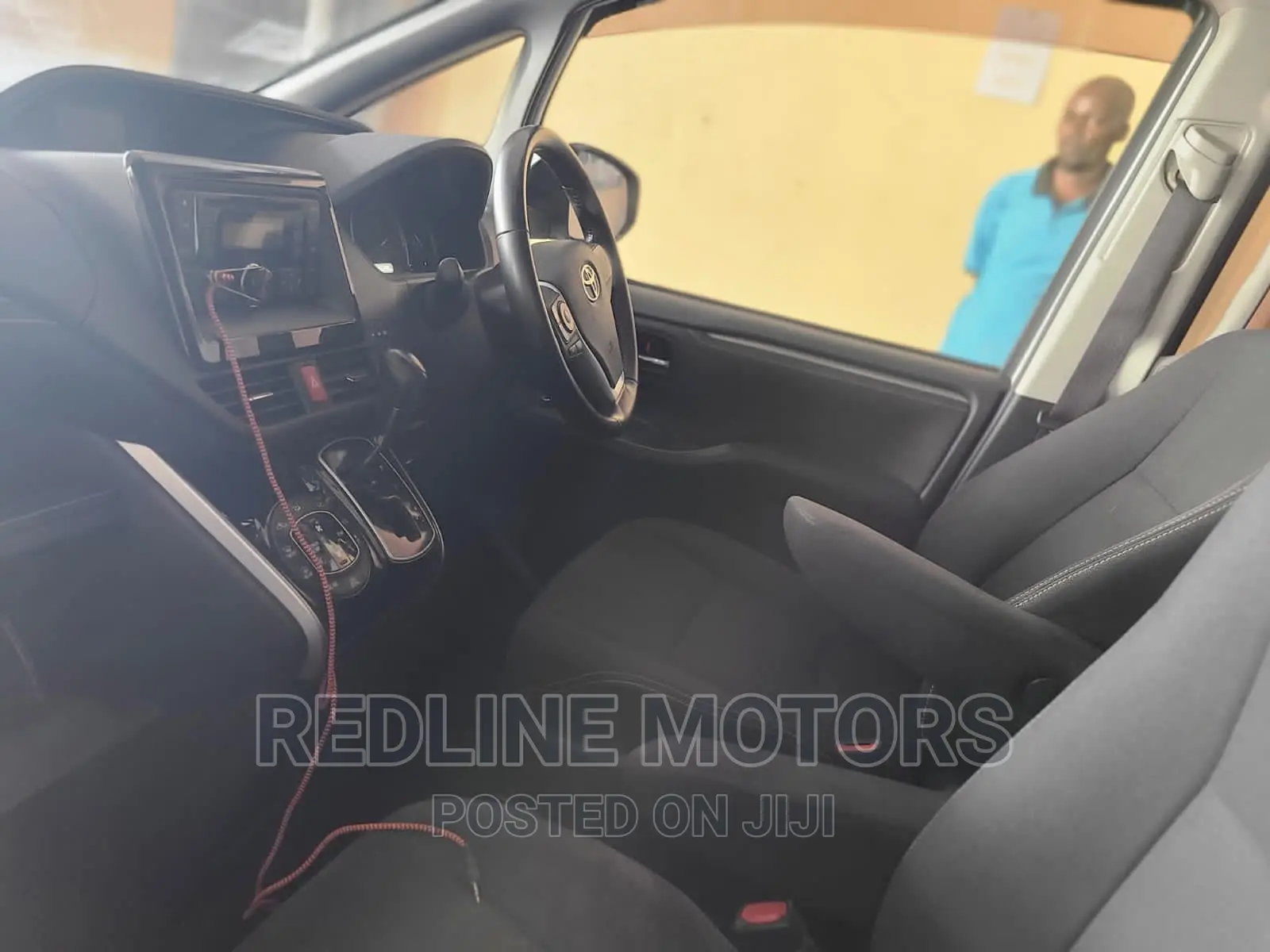 Toyota Esquire 2016 White