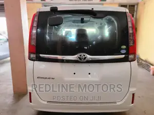 Toyota Esquire 2016 White