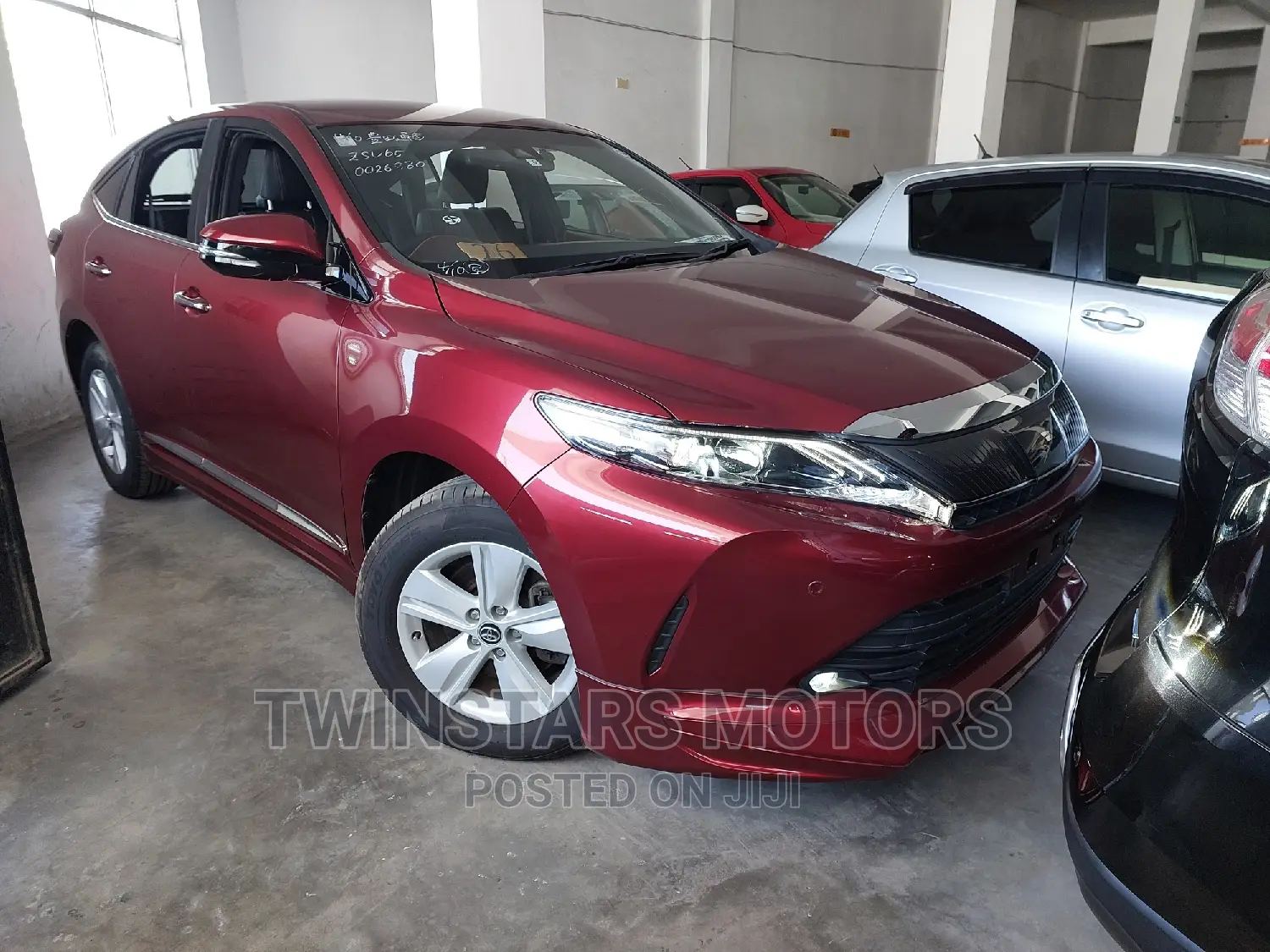 Toyota Harrier 2.0 2017 Red