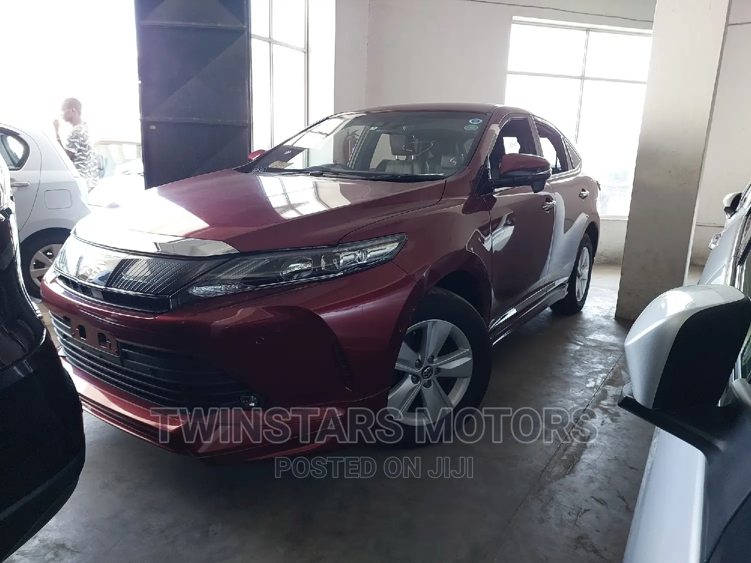 Toyota Harrier 2.0 2017 Red