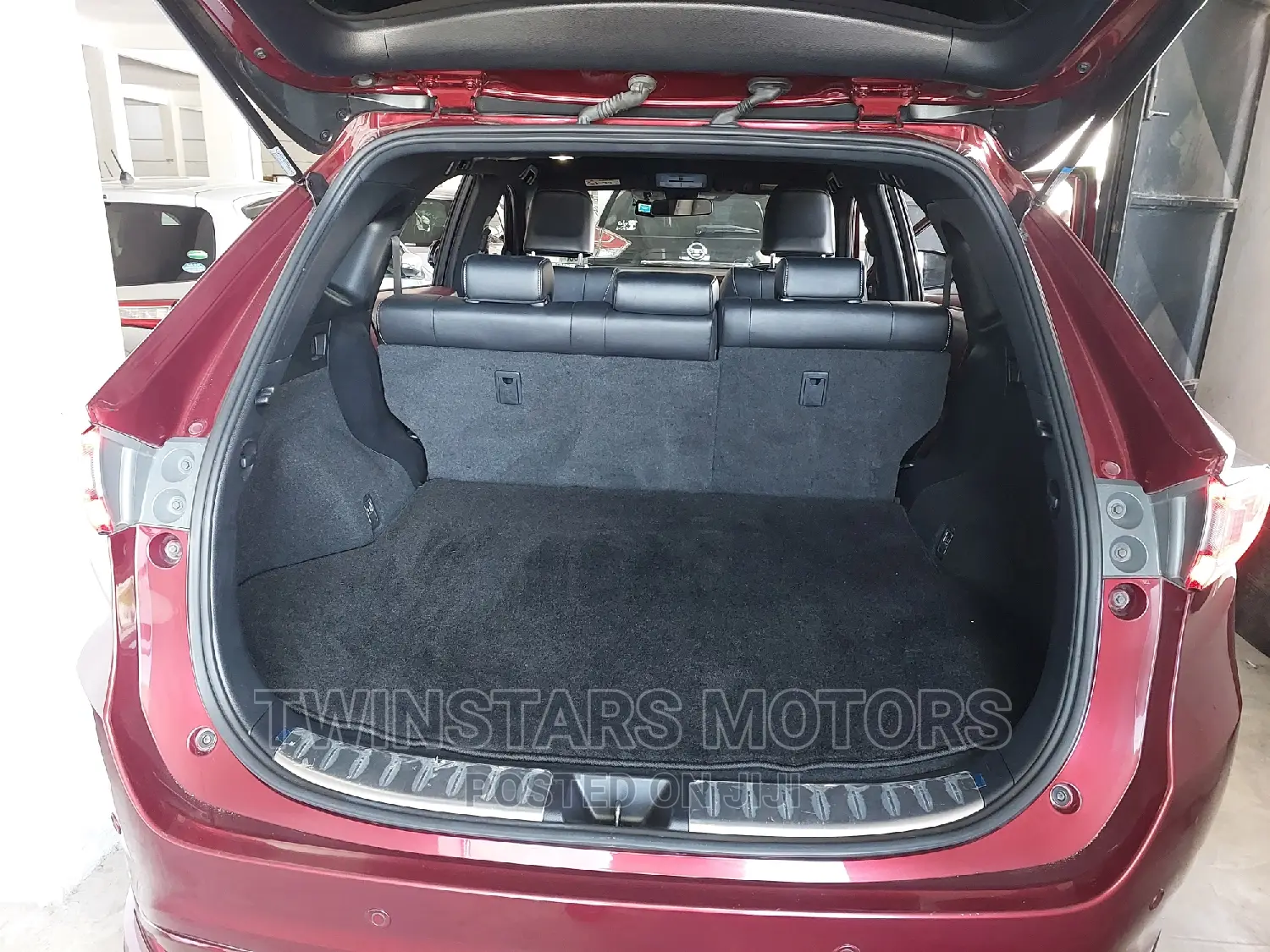 Toyota Harrier 2.0 2017 Red