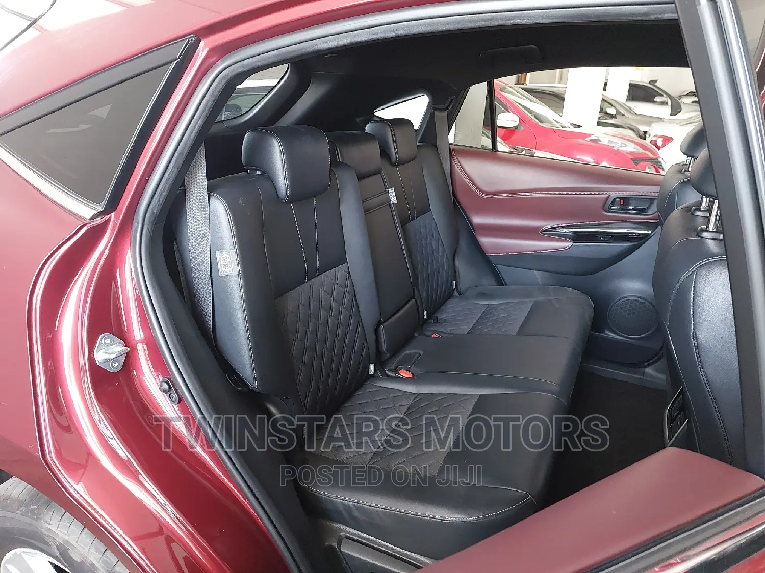Toyota Harrier 2.0 2017 Red
