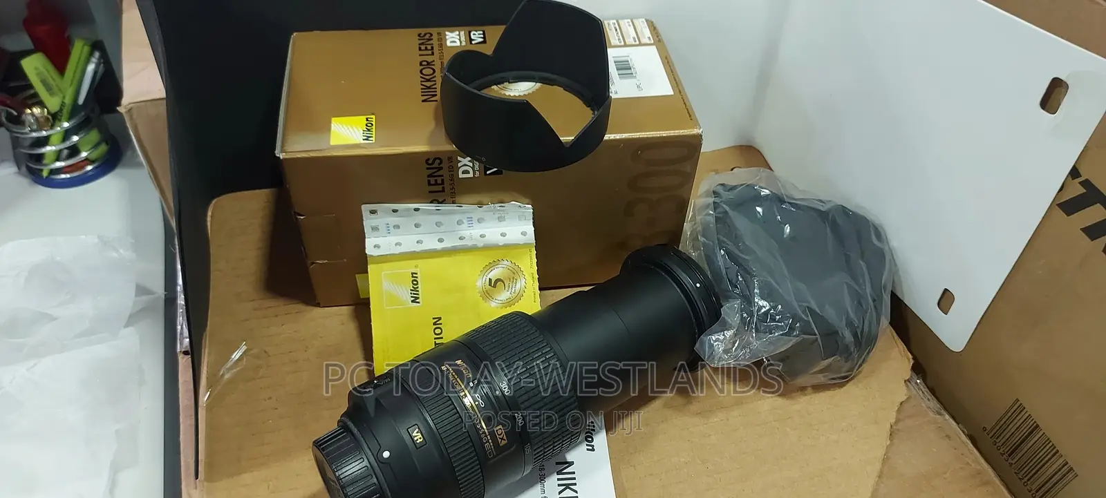 Nikon Af-S Dx Nikkor 18-300mm F/3.5-6.3g Ed VR Lens