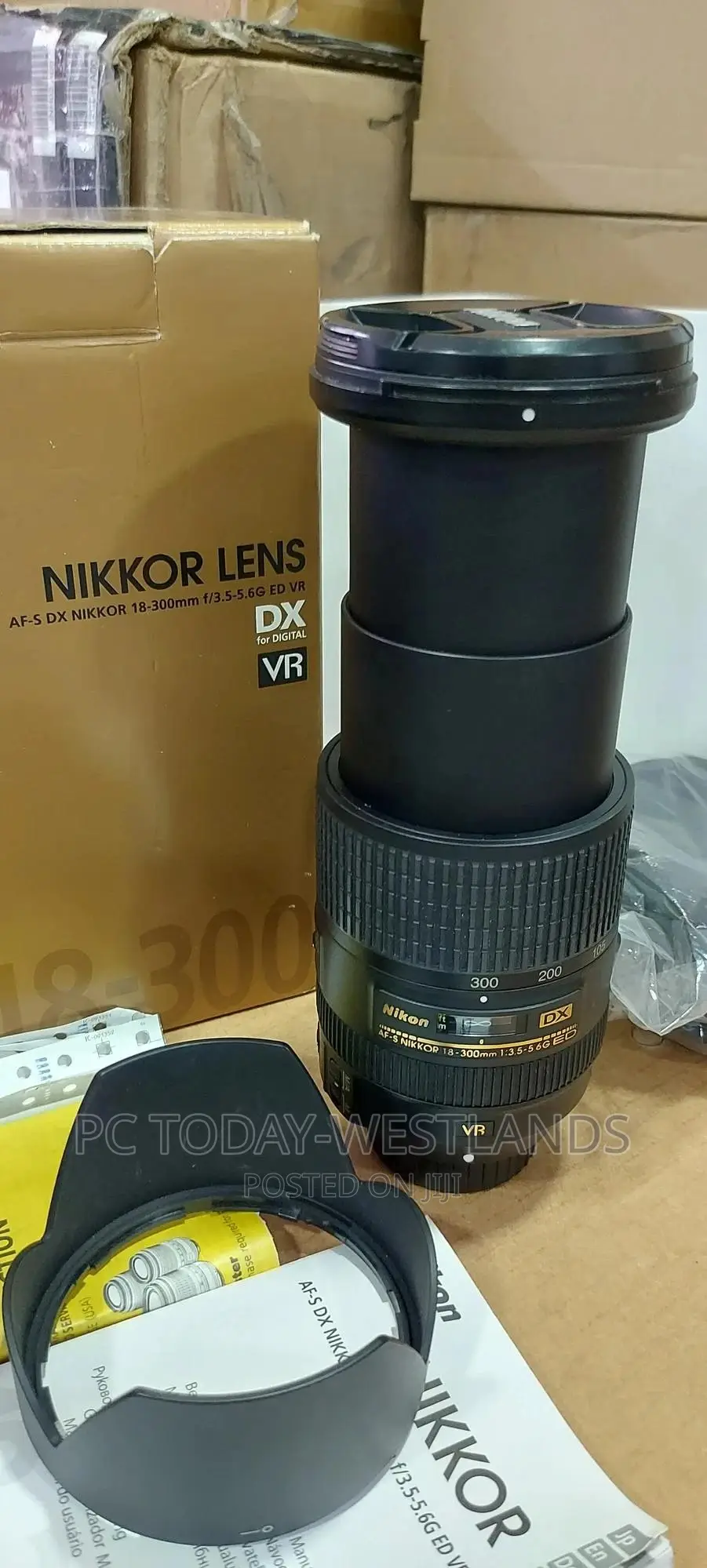 Nikon Af-S Dx Nikkor 18-300mm F/3.5-6.3g Ed VR Lens