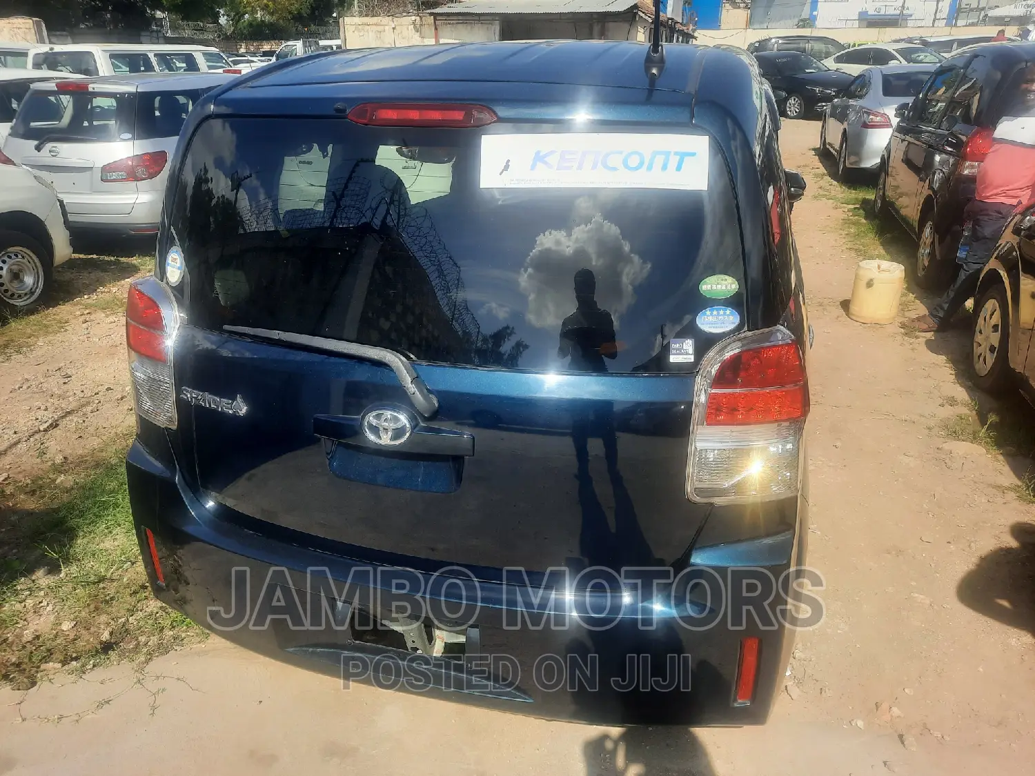 Toyota Spade 1.5 2016 Black
