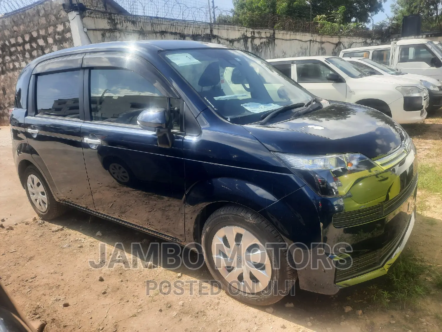 Toyota Spade 1.5 2016 Black