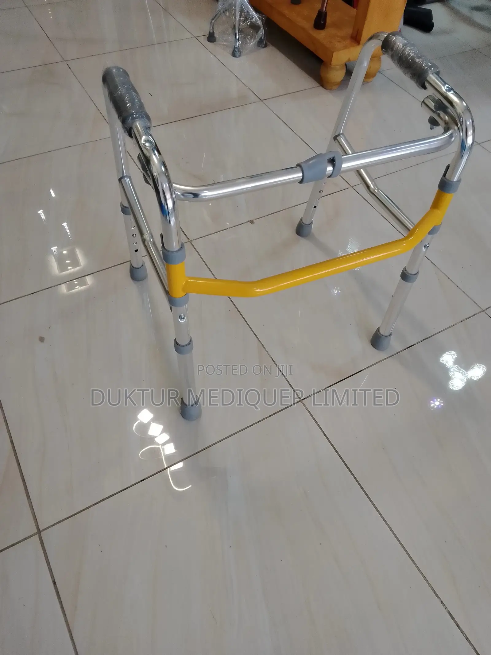 Children's/ Kids' Walking Frame Without Wheels