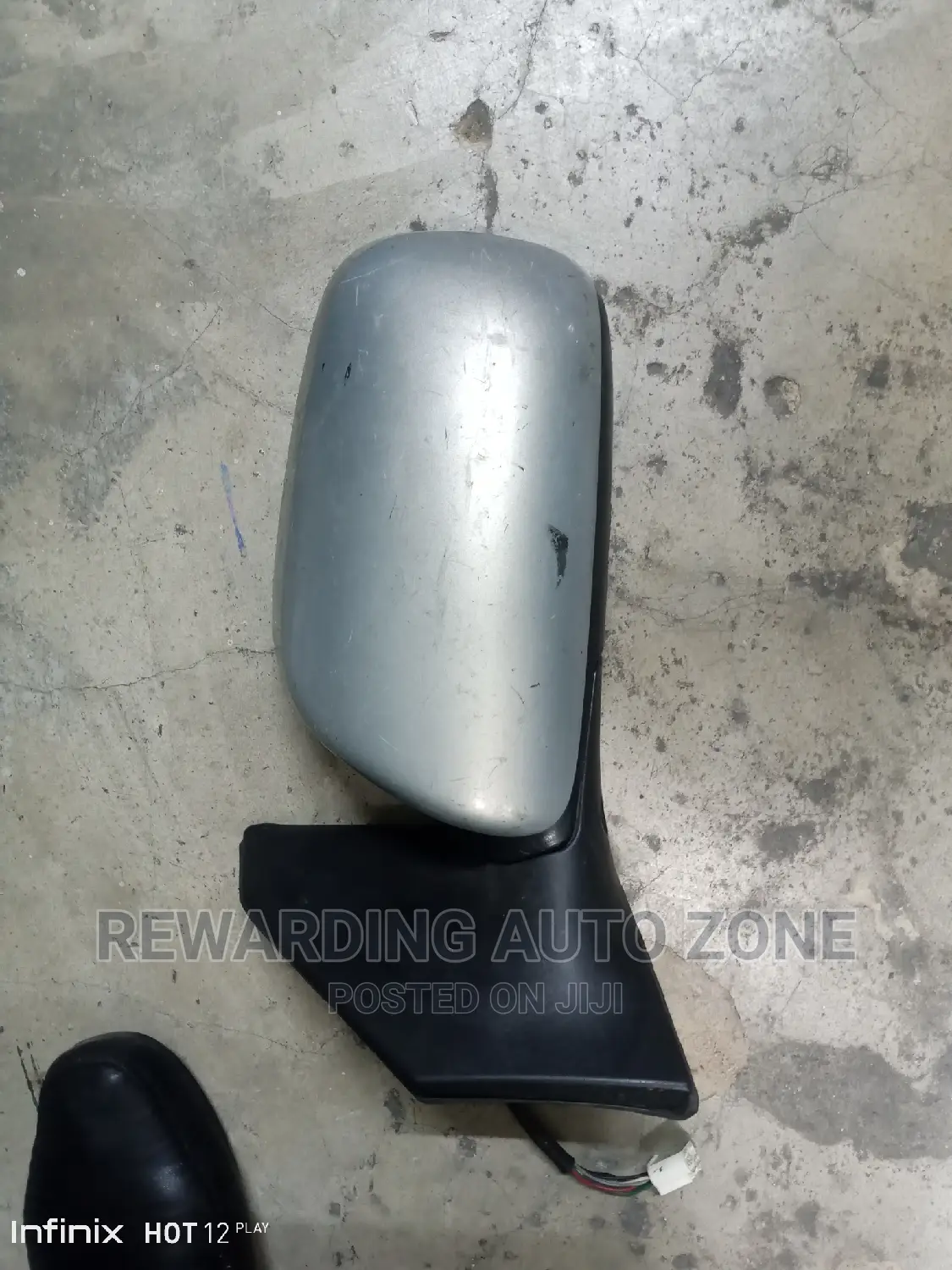 Toyota Avensis 2005 LHS Sides Mirror